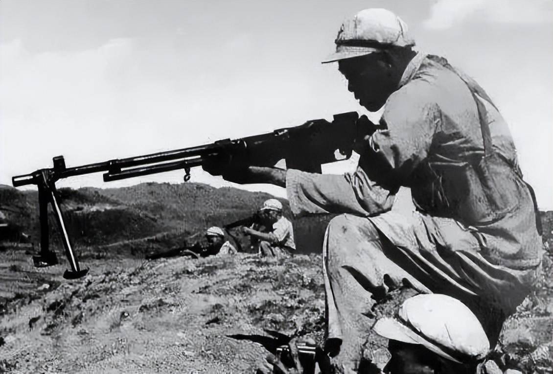 拿一挺缴获的美式重机枪,歼敌228人一战成名_抗美援朝_敌人_战场