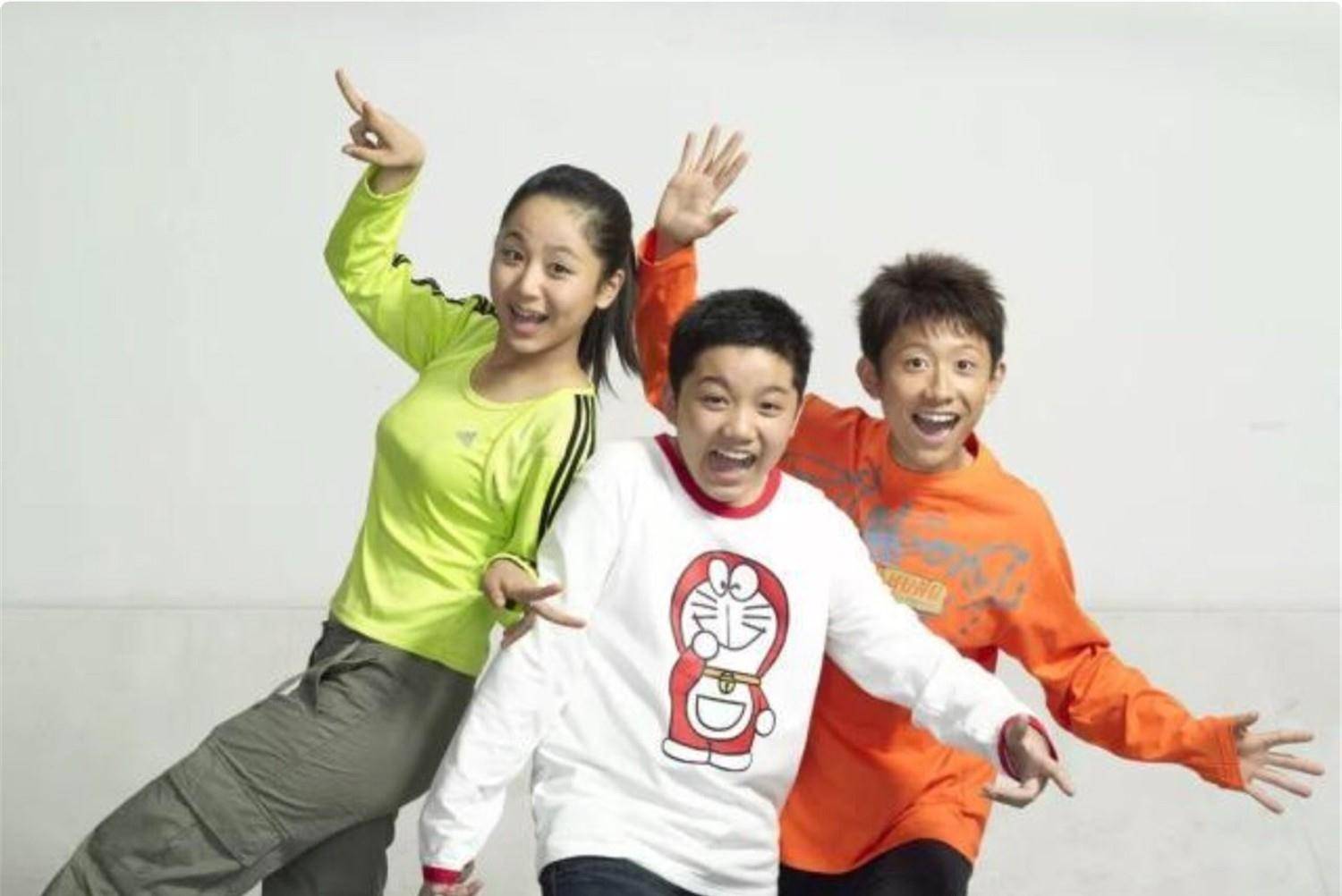 11岁凭《春天后母心》走红,14岁淡出娱乐圈,如今24岁成美女学霸_叶子