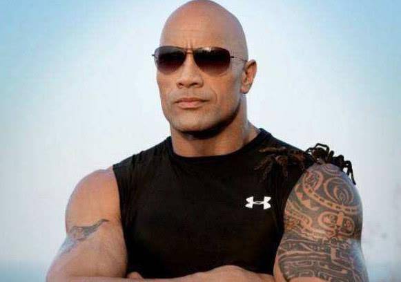 原创巨石强森一直都是大光头谁知道他长头发啥样看到后笑出猪叫