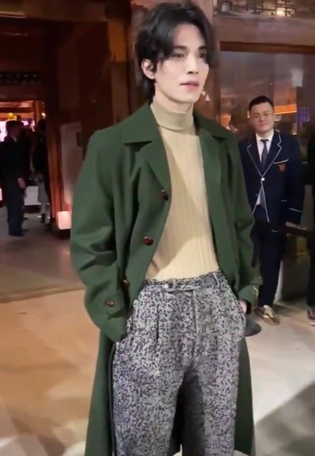 40岁李栋旭低调现身状态令人羡慕吃了防腐剂的男人花落谁家