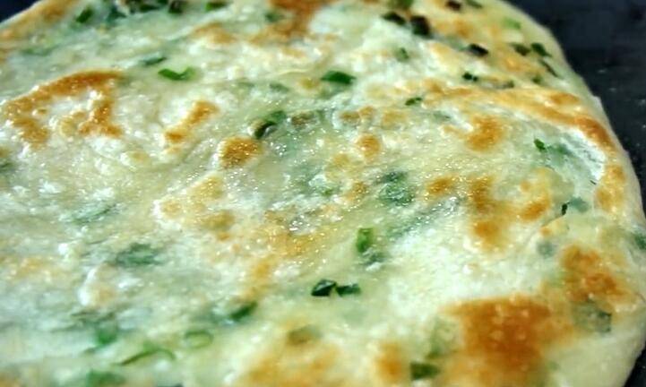 烙饼不好吃,面点师教你一招,保证大饼层次丰富,好吃又筋道_面团_时候