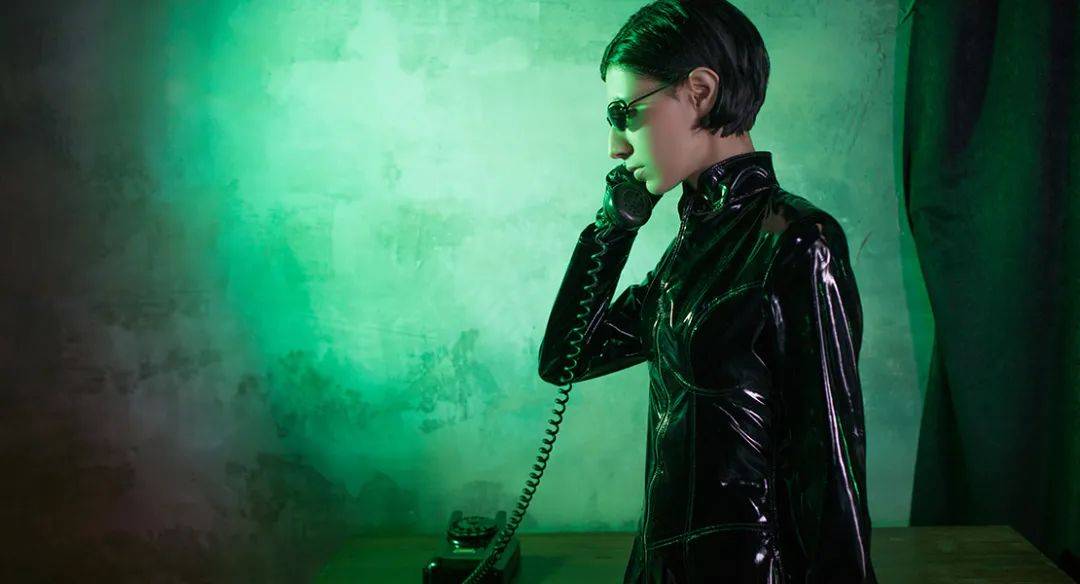 迷人千禧风|你最需要的y2k穿搭指南_时尚_粉色_风格