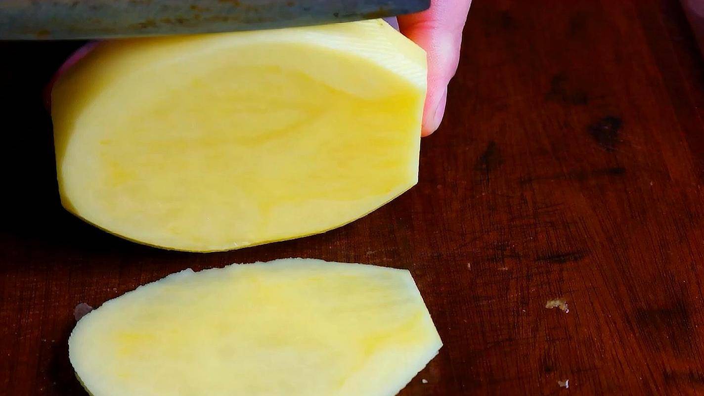 原创
土豆别再炒着吃,加2根香蕉,简单一做,比吃肉还过瘾