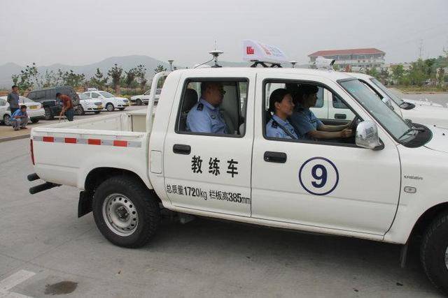 不僅可以駕駛小型汽車,還包含了c2,c3,c4的準駕車型