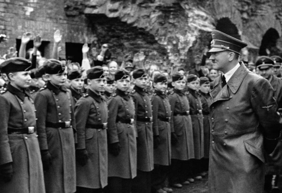 令人可悲的希特勒青年团下高清大图展示那个年代的疯狂