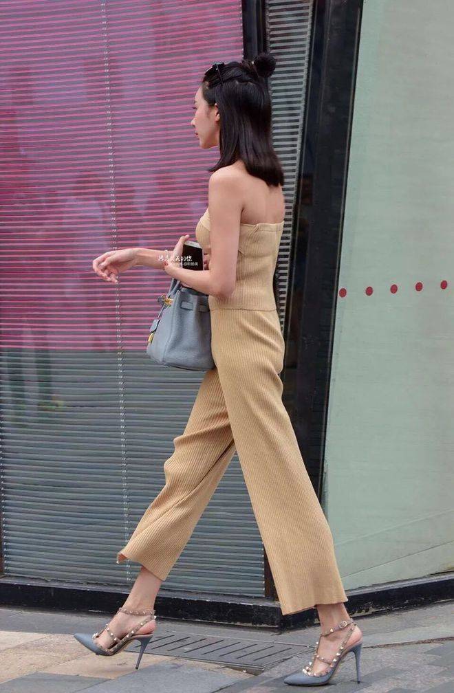 原创阔腿裤细高跟一字带的凉鞋