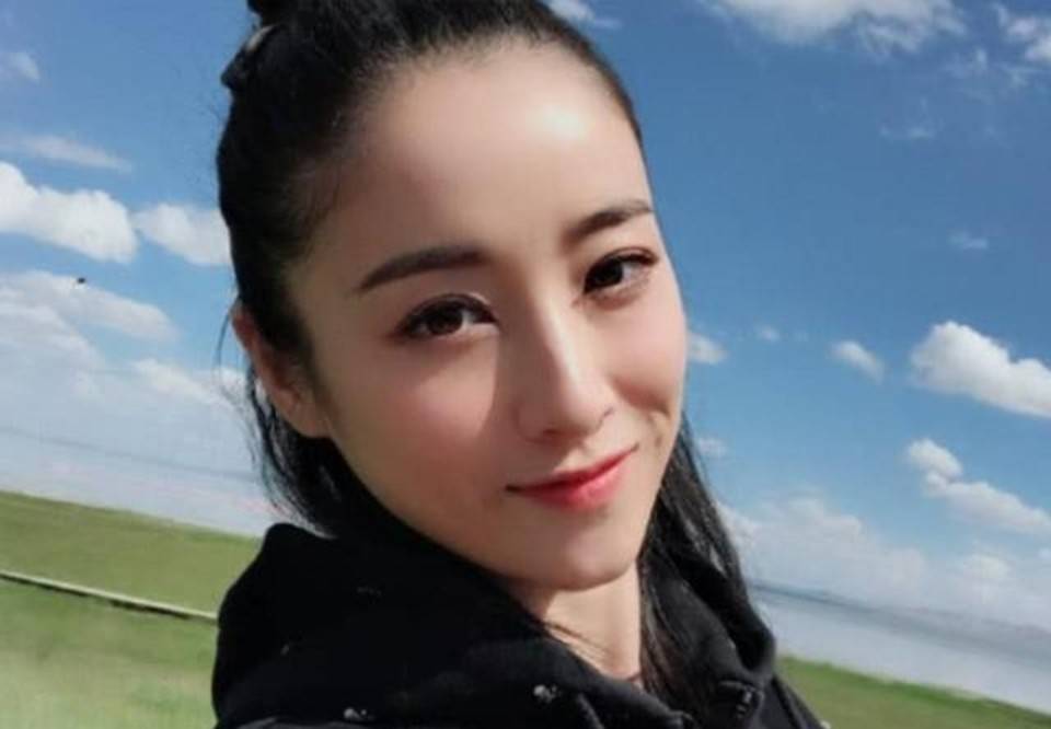 何珺_张伟平_因为
