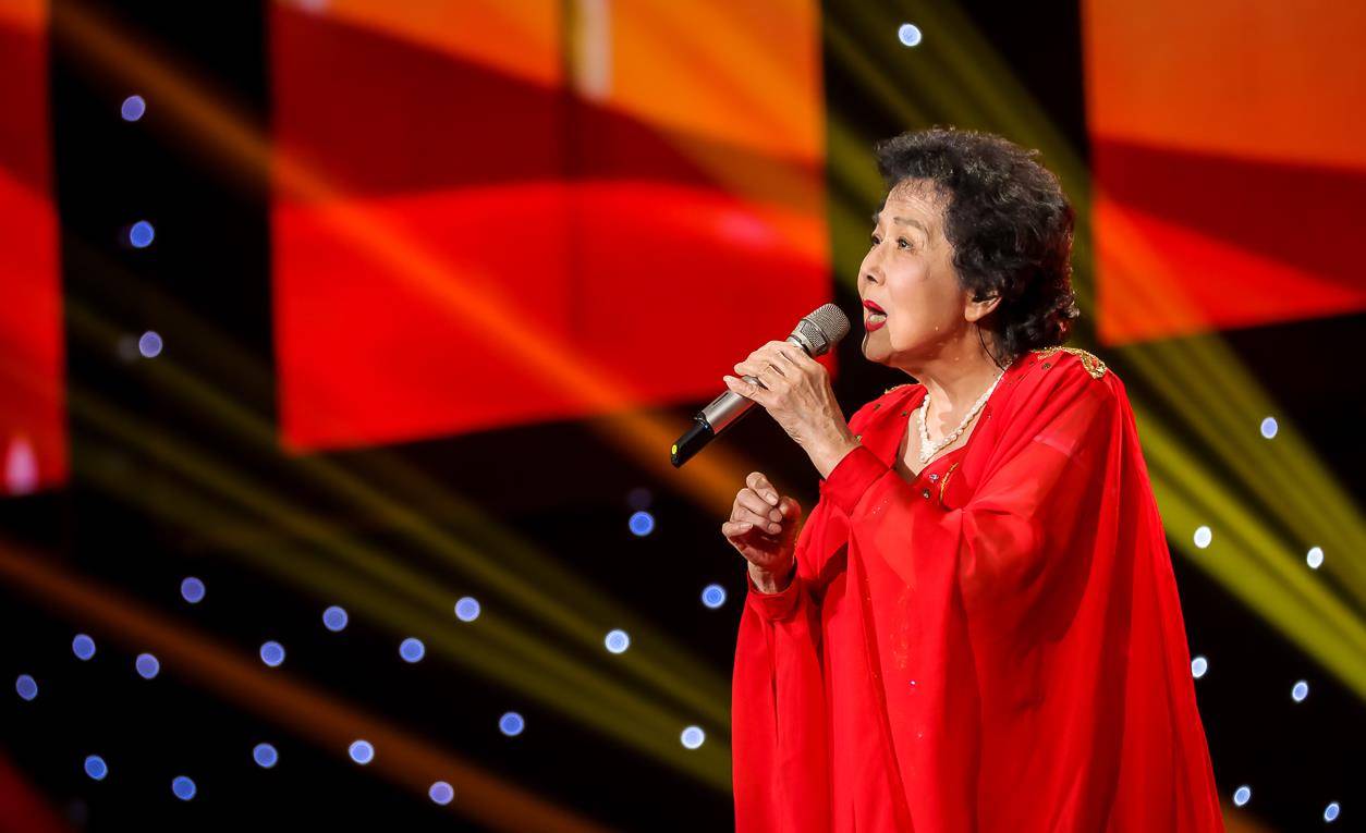 大连编导追忆歌唱家叶佩英:80多岁的她依然拒绝假唱_民间艺术_刘铮