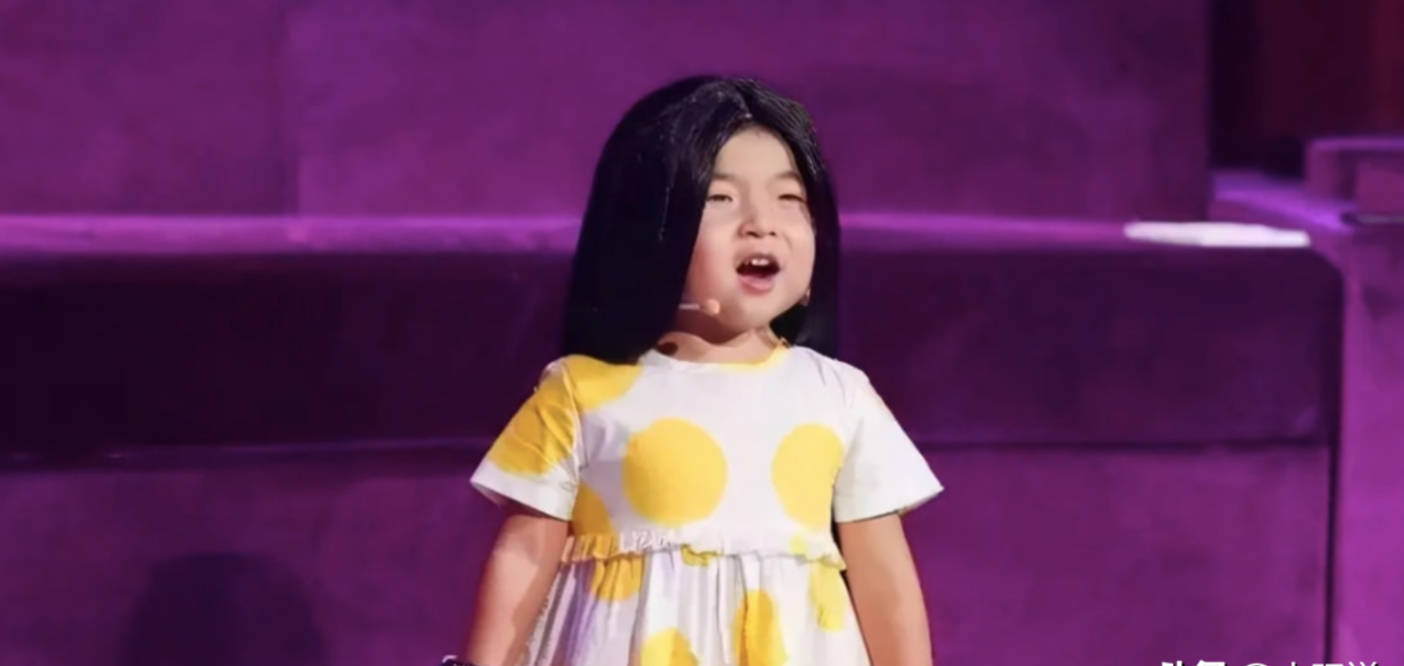 原创小童星李欣蕊晒近照边写作业边打吊瓶这个孩子坚强得让人心疼