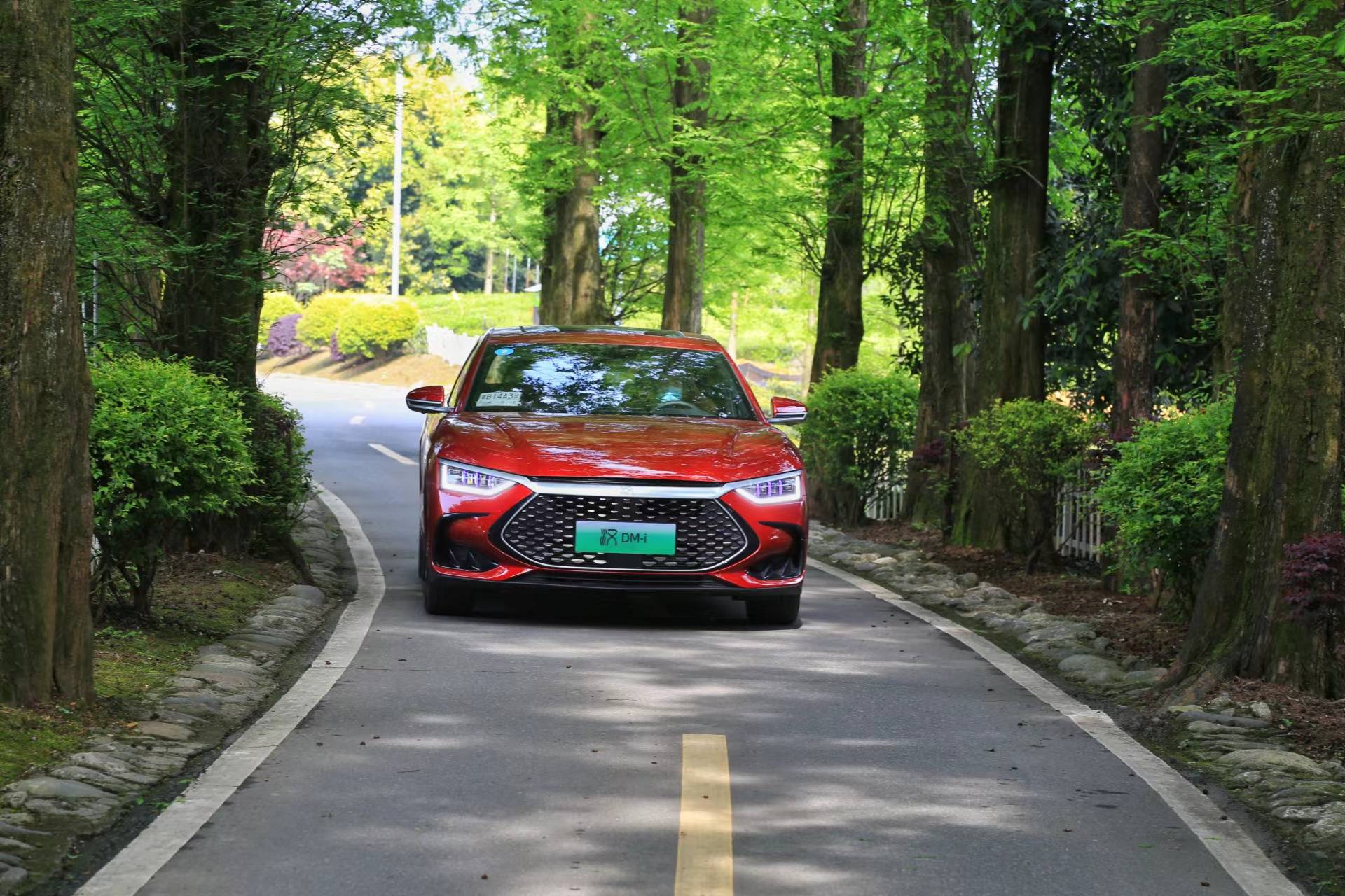 试驾比亚迪汉dmi可油可电1300km续航这台中大型轿车要火