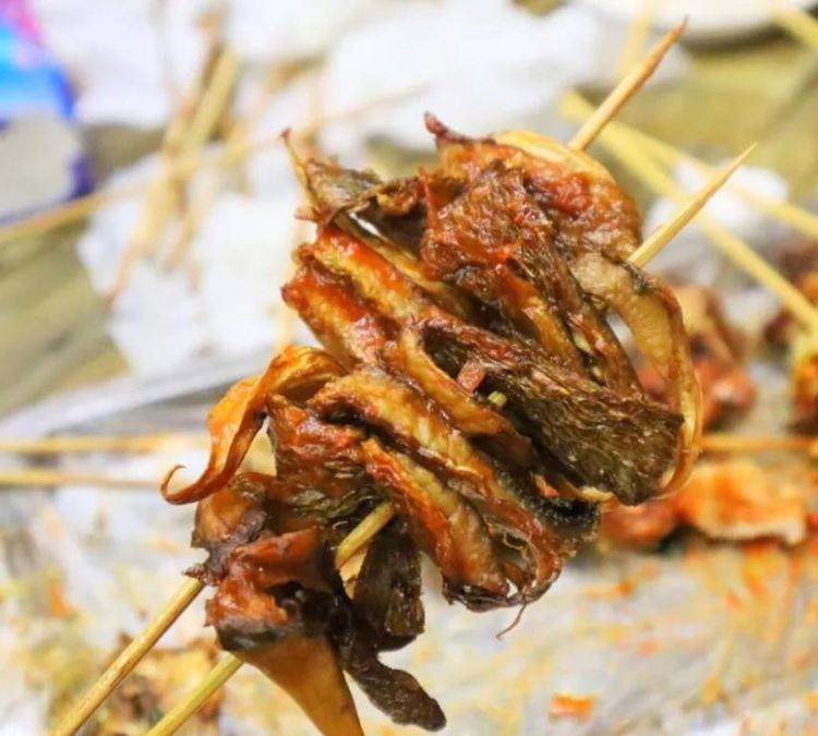 原创东北爱吃的9大炸串一个比一个香进店不吃两串不爱出来