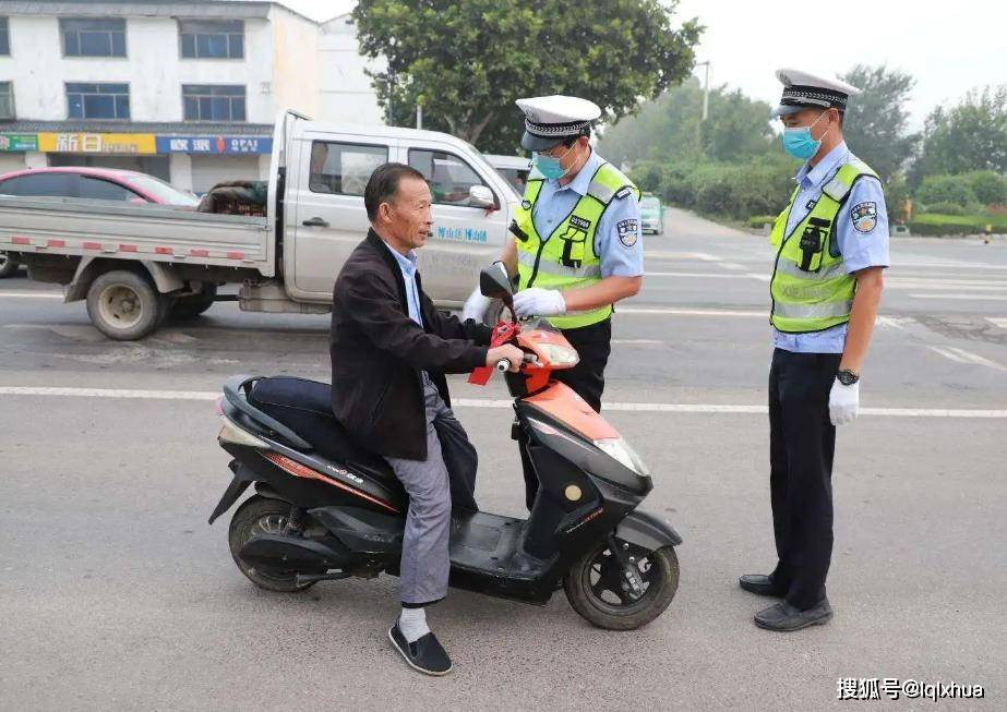 電動摩托車:指的是行駛速度大於50公里/小時的兩輪電動車,這種車型