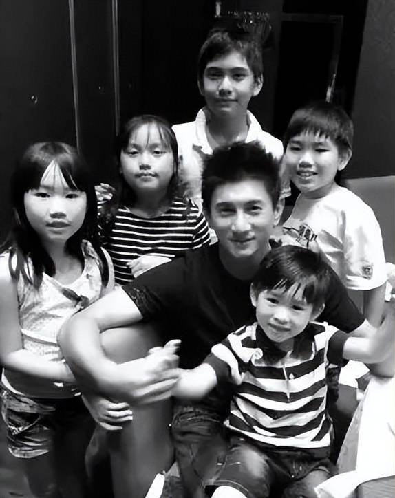 眼高手低,负债累累,个个一言难尽_许雅钧_王珂_汪小菲