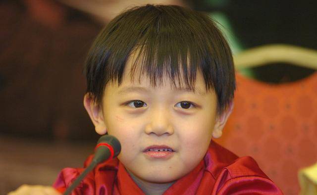 他6岁出演第一部戏,8岁获金马奖,曾比吴磊还红,今被淡忘成路人_董博文