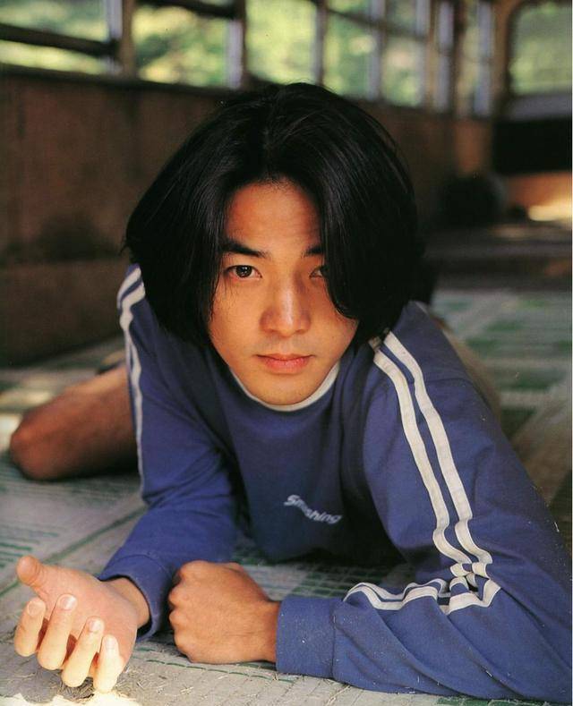 他最红时比刘德华还火,老婆比杨幂还漂亮,如今52岁却无戏可拍_郑伊健