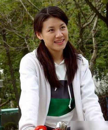 她相继出演了《刑警故事》,《城市女人心》,《香樟树》等多部作品