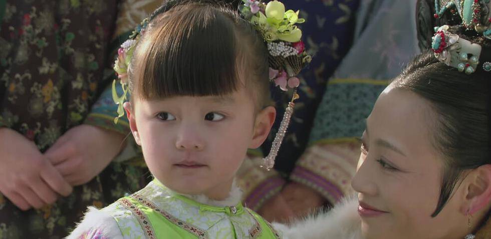 童星纪姿含14岁了身高已1米7的她3岁在甄嬛传演过温宜公主