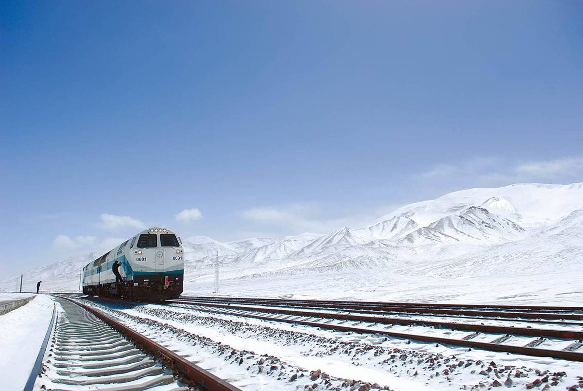 5万根排列到天际,充当青藏铁路的"禁卫军"_冻土_热量_路基