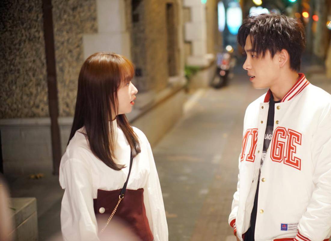 《正青春》:赛琳娜不仅是卧底,她还是温哲师傅的情人