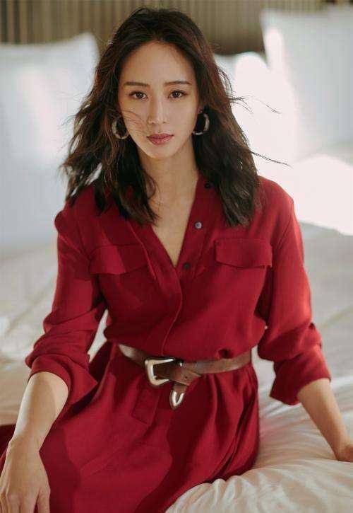 张钧甯晒手写信感谢母亲,还附带二人合照,她这么好看原来随妈妈_短发