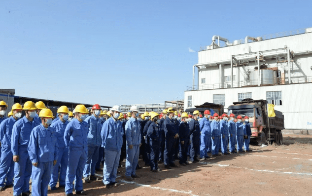 机动工程部部长毛焕新主持开工仪式,分公司副总经理舒浩华出席开工