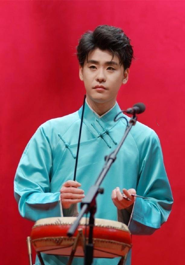 而德云社如此安排,也就是以点带面,用张云雷吸引观众的目光,然后到达