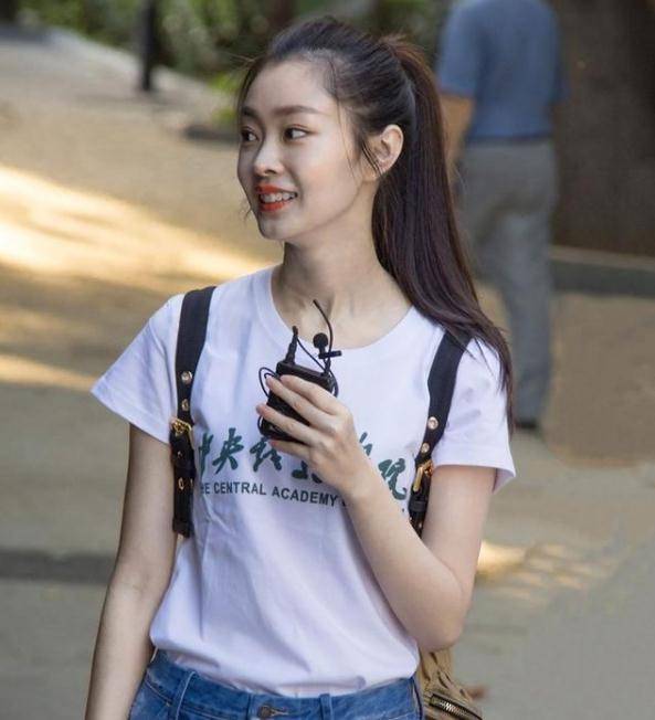 原創張睿自曝宋軼大學時有很多人追本以為開玩笑但看到17歲的牛奶肌給