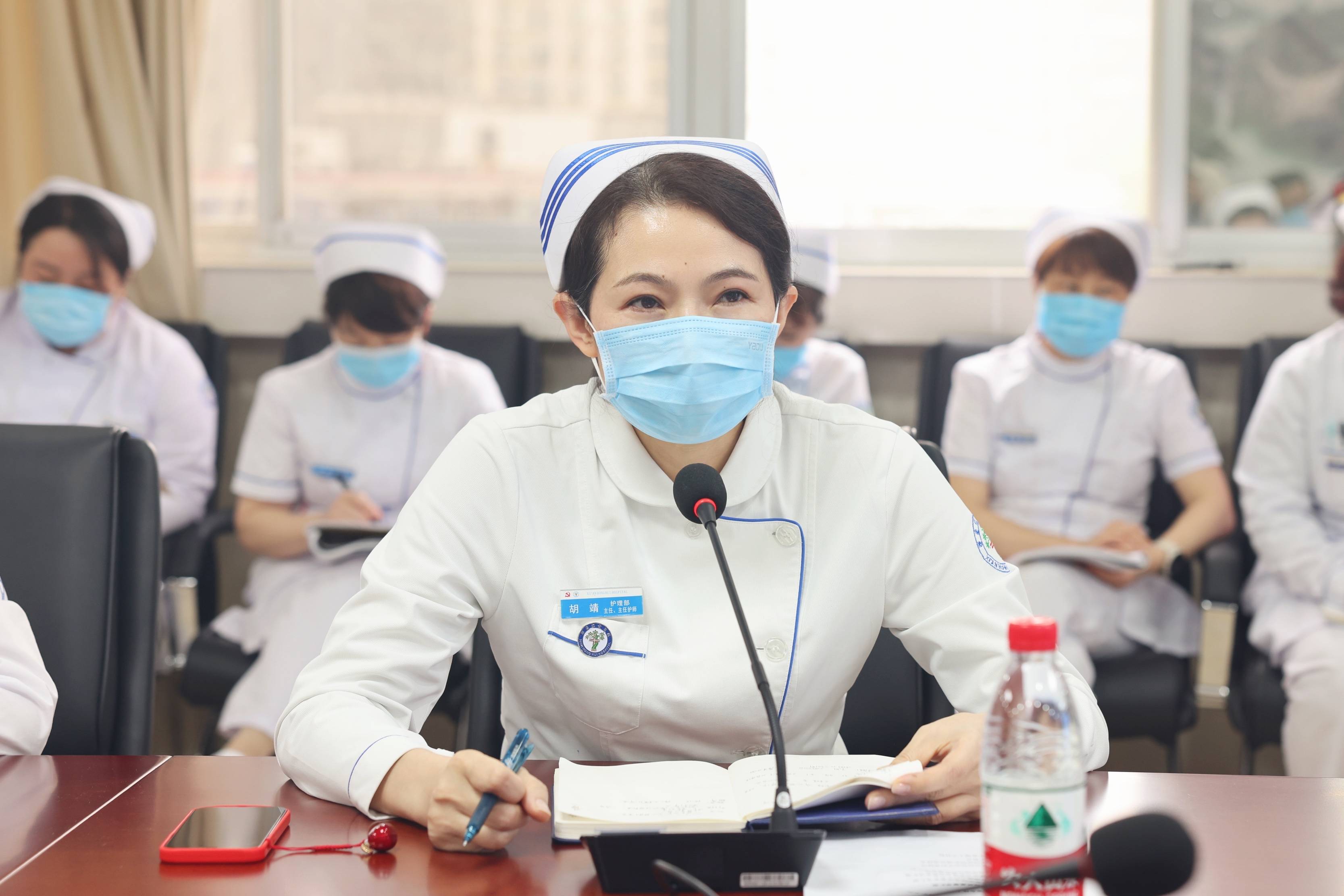 会上相洁,郑林宏,魏威,解萍四位学科护士长代表护理质量督导组分别