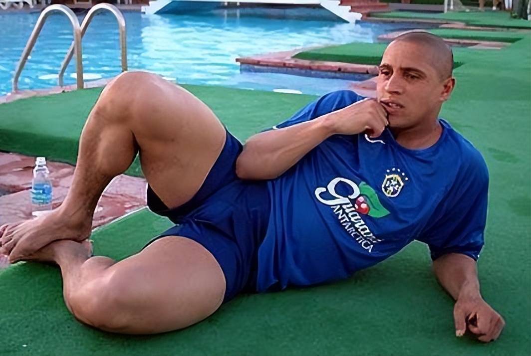 原创巴西巨星卡洛斯近照曝光身材发福3段婚姻生了11孩子