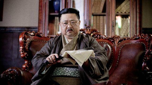 三处暗笔有交代,难怪唐飞爱不起来_家仇_剧情_剧中