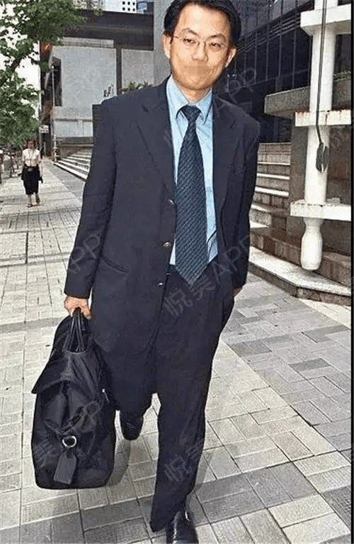 他就是身价150亿的香港玩具富商陈柏浩.
