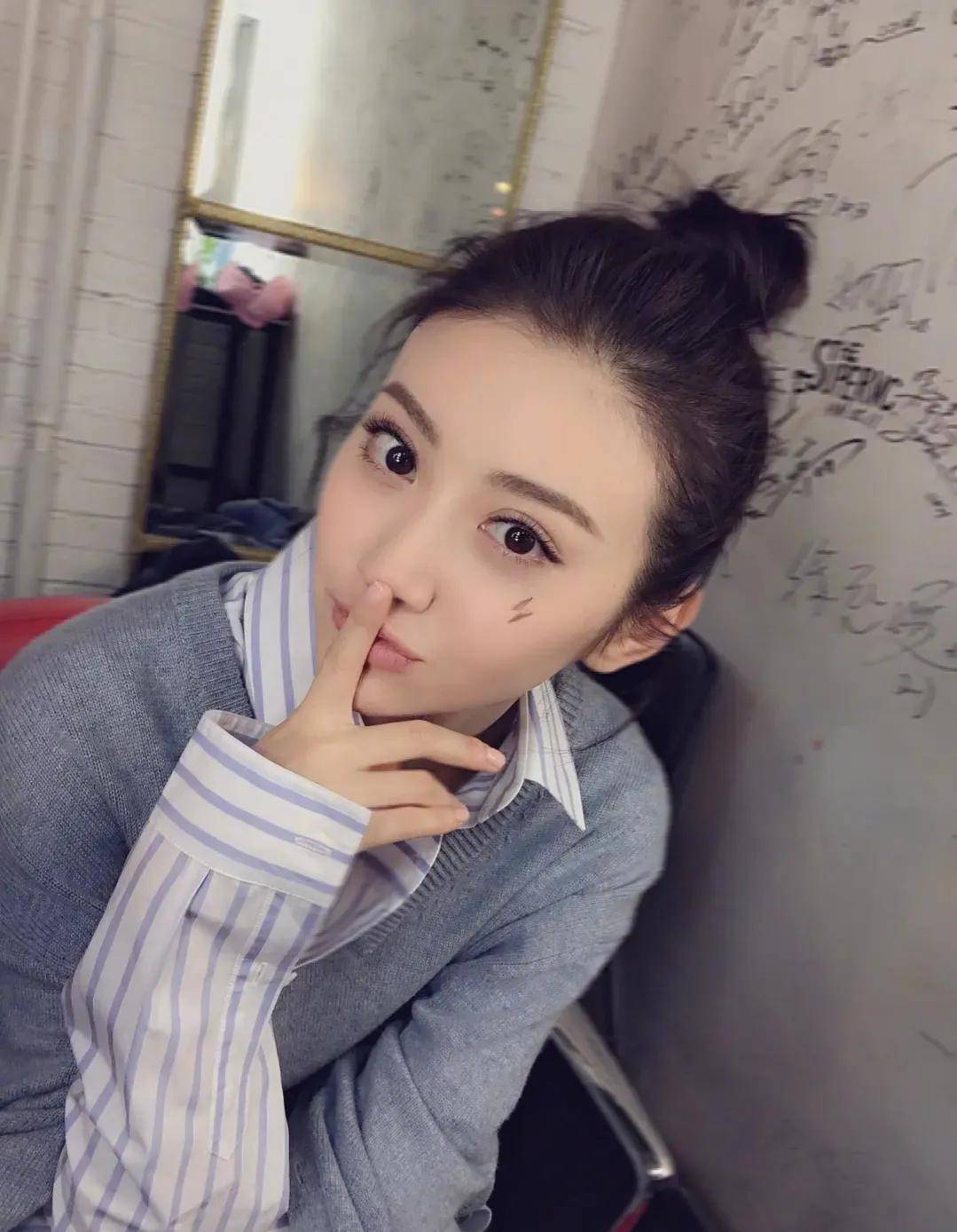 原创景甜素颜什么样没有美颜滤镜加持颜值太真实了