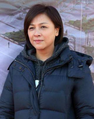 她24岁走红,后不顾父母反对嫁去外国,5年后被抛弃成单亲妈妈_苏瑾