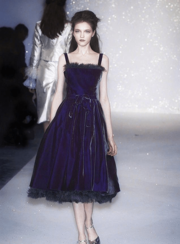 俄罗斯模特因与生俱来的洛丽塔气质被粉丝称为小仙女