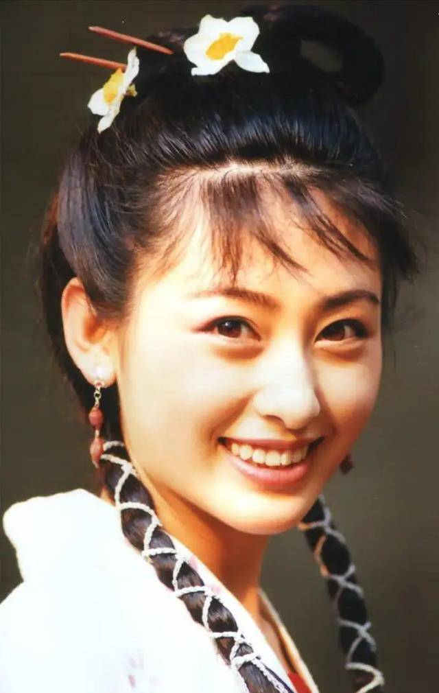 雅琦被称回族第一美女嫁大23岁香港男星如今幸福美满