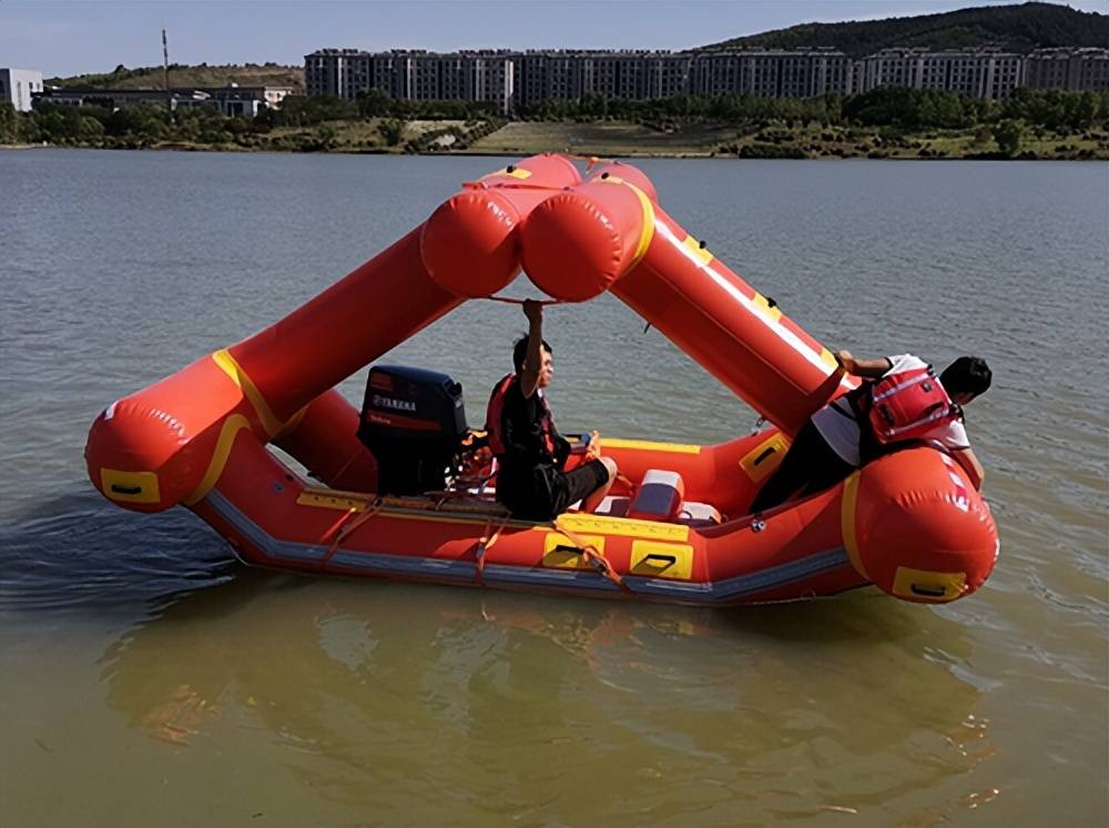 自扶正激流救生艇取得国家知识产权局专利