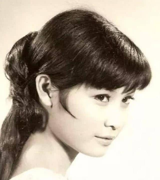 原创69岁tvb资深艺人李丽丽隐忍离巢昔日邵氏打星默默做绿叶32年