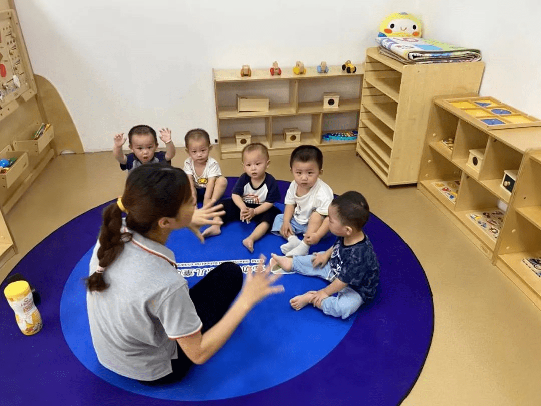 原创内向的女孩子中专就读婴幼儿托育专业比较好