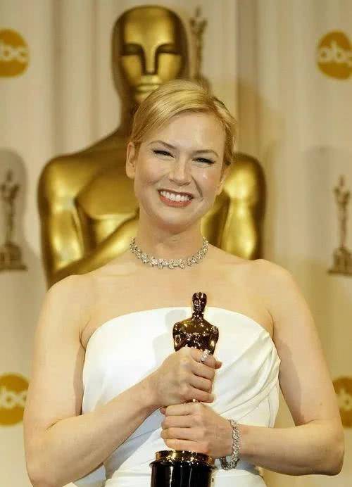 原创50岁奥斯卡影后翻身金凯瑞前女友被质疑整容沉寂多年仍单身