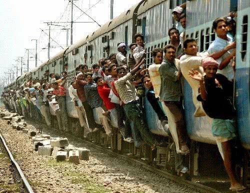 印度真的只有脏乱差？英国游客：那是你没见到印度地铁，异常干净