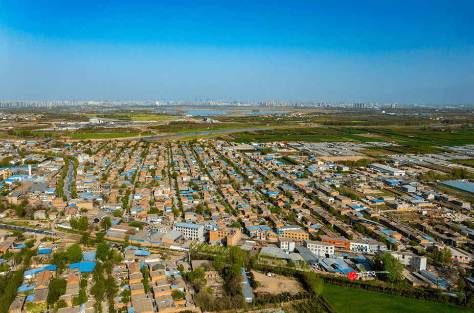 西安昆明池，曾是汉武帝训练水军的基地，如今为西安最大城市湖泊