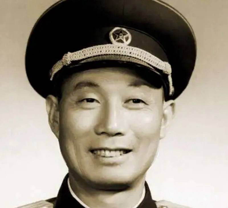 今天我们要说的这个人也曾参加过红军,并且还是红四方面军的老红军