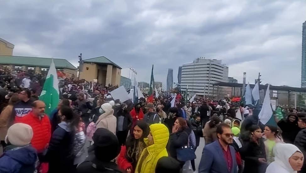 图源:twitter巴基斯坦政客ch fawad hussain在twitter上对多伦多人的