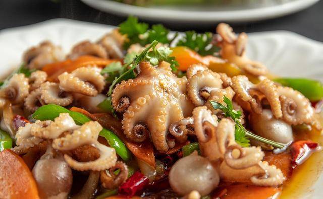 原创今天教家人们一个酱焖八爪鱼的做法