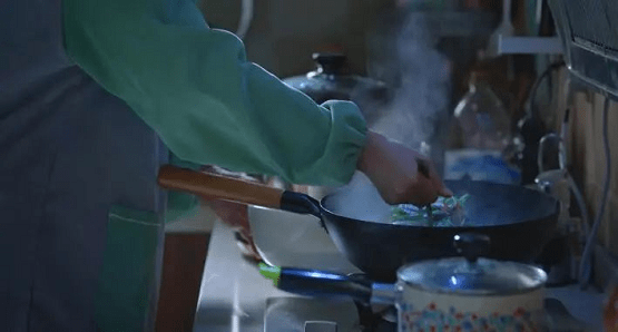 中国式家庭玄学:缺啥都不能缺烟火气