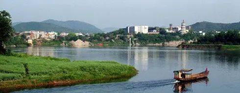 百里平湖綠染浯溪:浯溪溼地公園內湘江風光秀美,豐豔多姿,每年春夏