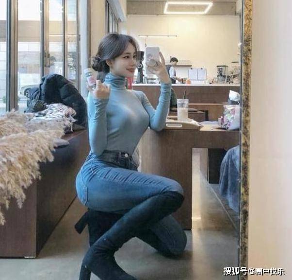 韩国健身美女沙漏身材s曲线惹人爱身材和颜值双双在线