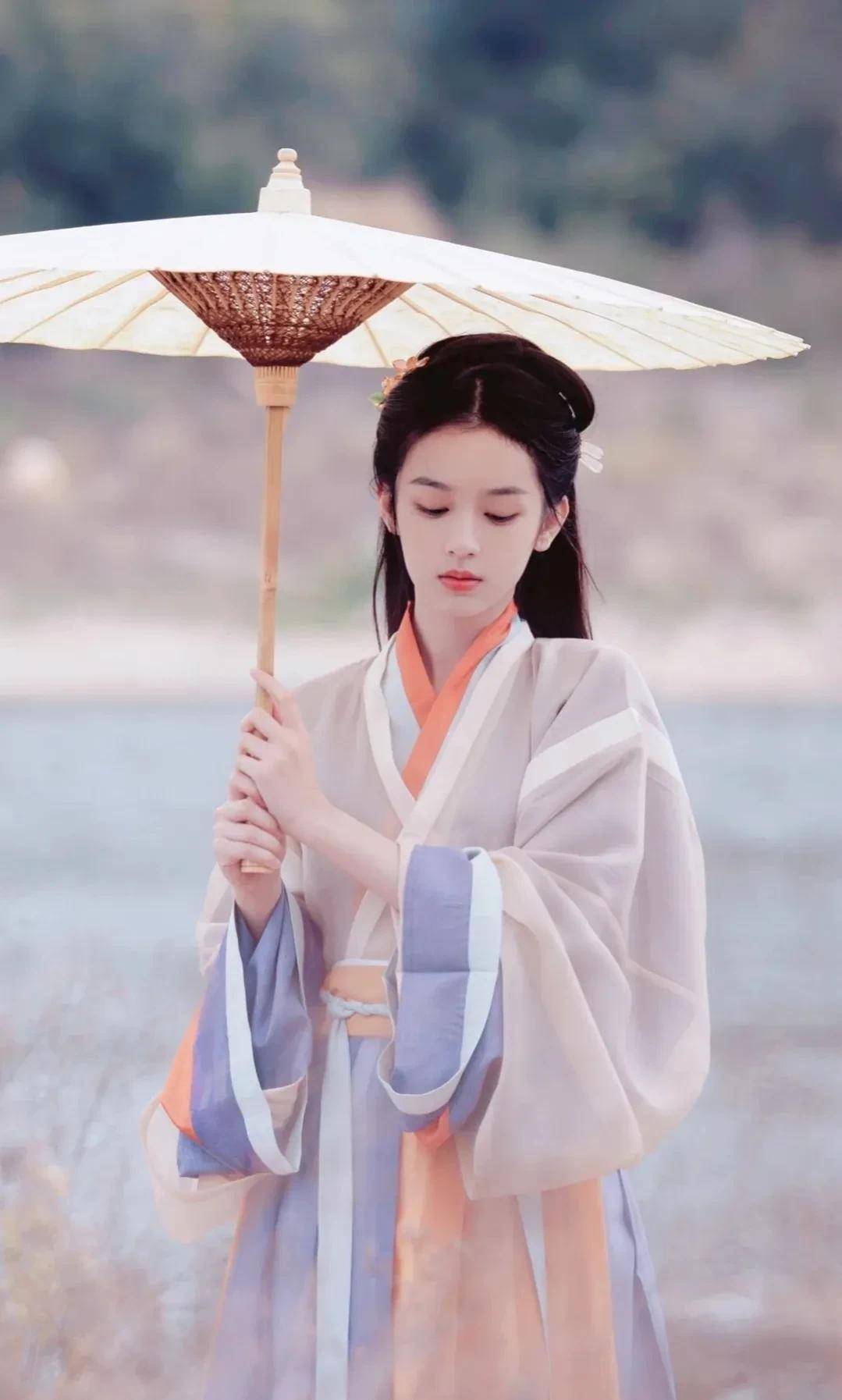 原创女明星汉服造型大赏国风古韵一见倾心这是谁家的小姐姐踏青出游啦
