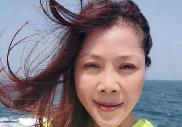 原创曾因抽烟患病淡出乐坛如今53岁的她近照曝光状态不比那英差