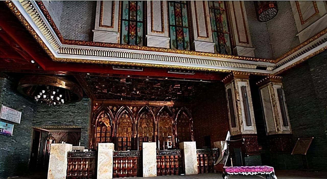 原创2016年郑州红馆覆灭300警力扫荡40分钟男男女女装满6辆大巴